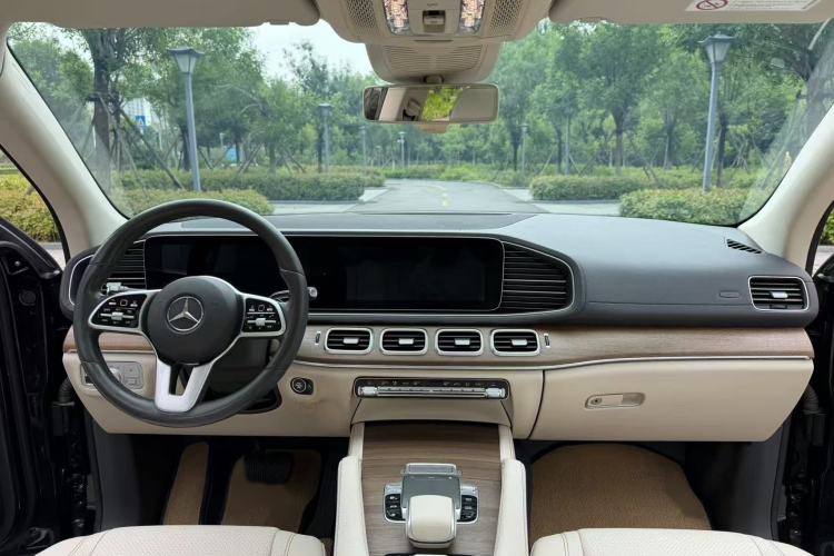 Used Mercedes-Benz GLE 2020 GLE 350 4MATIC Luxury Model Audio And AC Panel
