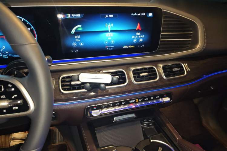 Used Mercedes-Benz GLE 2020 Restyled GLE 350 4MATIC Fashion Edition Audio And AC Panel