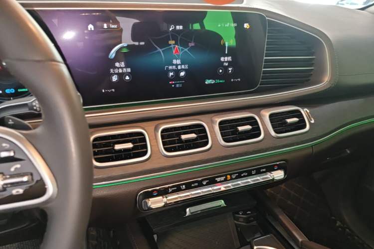 Used Mercedes-Benz GLE 2020 Restyled GLE 450 4MATIC Luxury Edition Audio And AC Panel