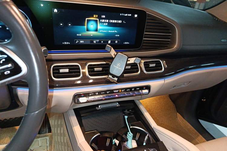 Used Mercedes-Benz GLE 2020 Restyled GLE 350 4MATIC Fashion Edition Audio And AC Panel