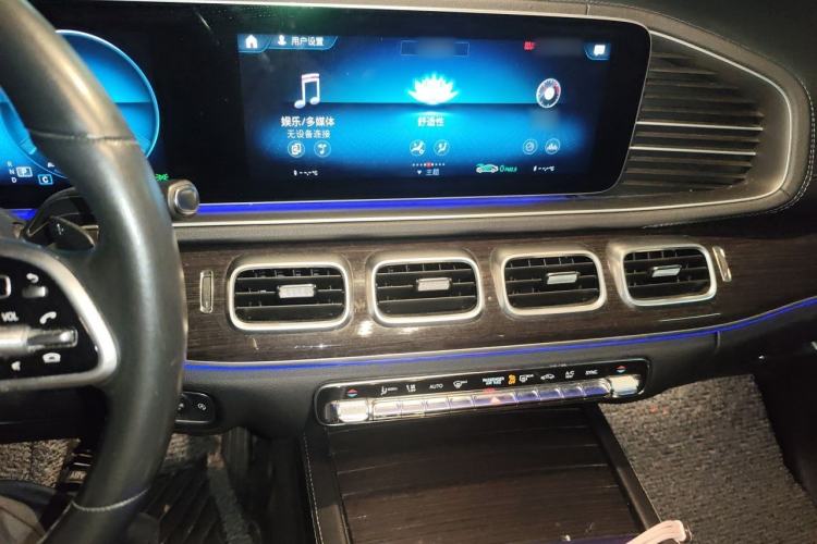 Used Mercedes-Benz GLE 2020 Restyled GLE 350 4MATIC Fashion Edition Audio And AC Panel