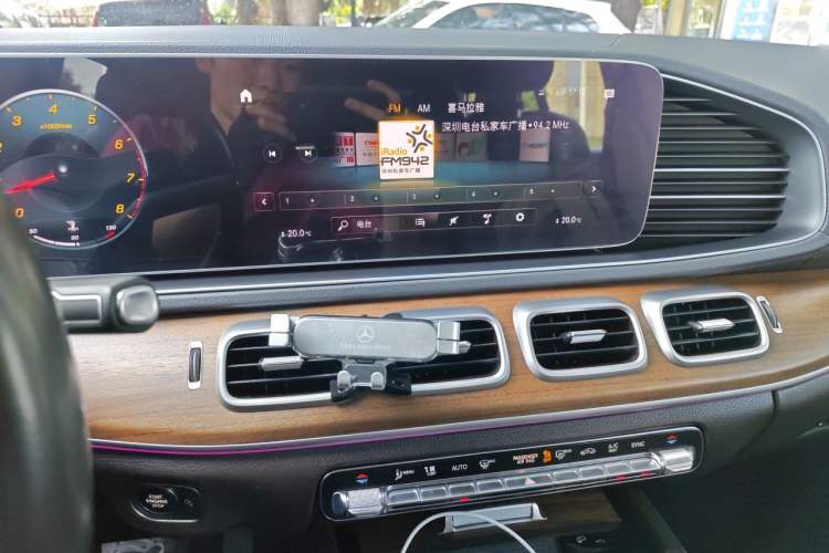 Used Mercedes-Benz GLE 2020 GLE 350 4MATIC Luxury Model Audio And AC Panel
