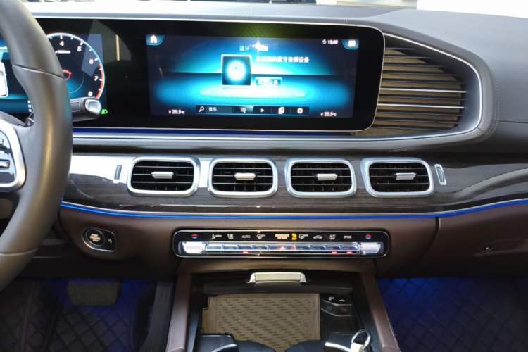 Used Mercedes-Benz GLE 2020 Restyled GLE 350 4MATIC Fashion Edition Audio And AC Panel