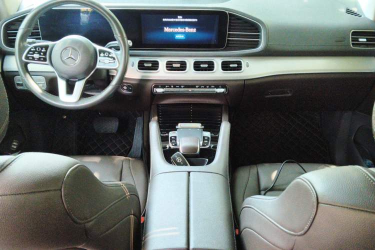 Used Mercedes-Benz GLE 2020 GLE 350 4MATIC Dynamic Edition Center Console
