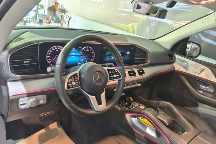 Used Mercedes-Benz GLE 2020 GLE 350 4MATIC Dynamic Edition Center Console