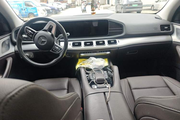 Used Mercedes-Benz GLE 2020 Restyled GLE 450 4MATIC Dynamic Edition Center Console