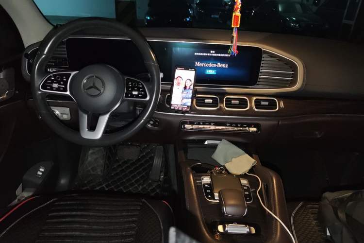 Used Mercedes-Benz GLE 2020 GLE 350 4MATIC Fashion Model Center Console