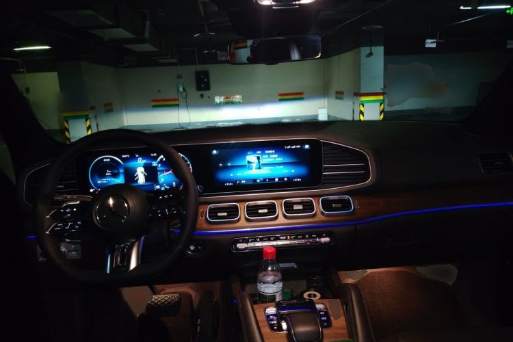 Used Mercedes-Benz GLE 2020 GLE 350 4MATIC Luxury Model Center Console