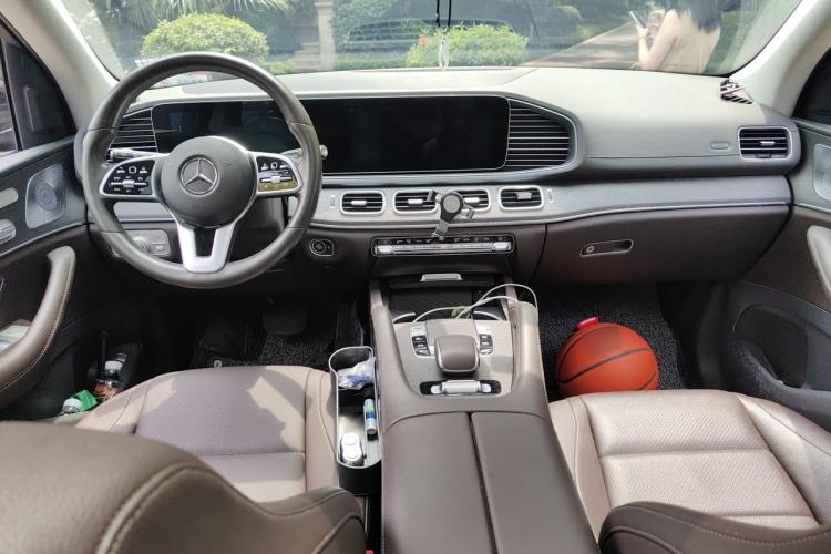 Used Mercedes-Benz GLE 2020 GLE 450 4MATIC Stylish Model Center Console