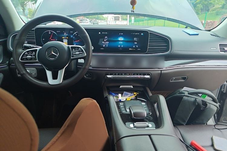 Used Mercedes-Benz GLE 2020 Second Facelift GLE 350 4MATIC Stylish Version Center Console