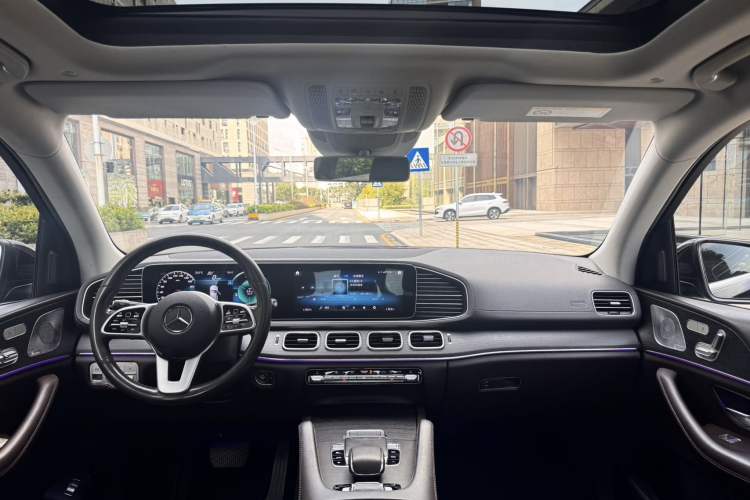 Used Mercedes-Benz GLE 2020 Restyled GLE 450 4MATIC Luxury Edition Center Console