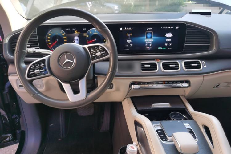 Used Mercedes-Benz GLE 2020 GLE 450 4MATIC Stylish Model Center Console