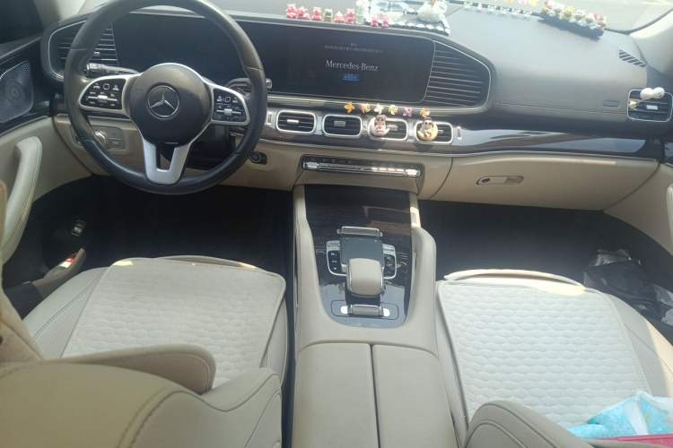 Used Mercedes-Benz GLE 2020 Restyled GLE 350 4MATIC Fashion Edition Center Console