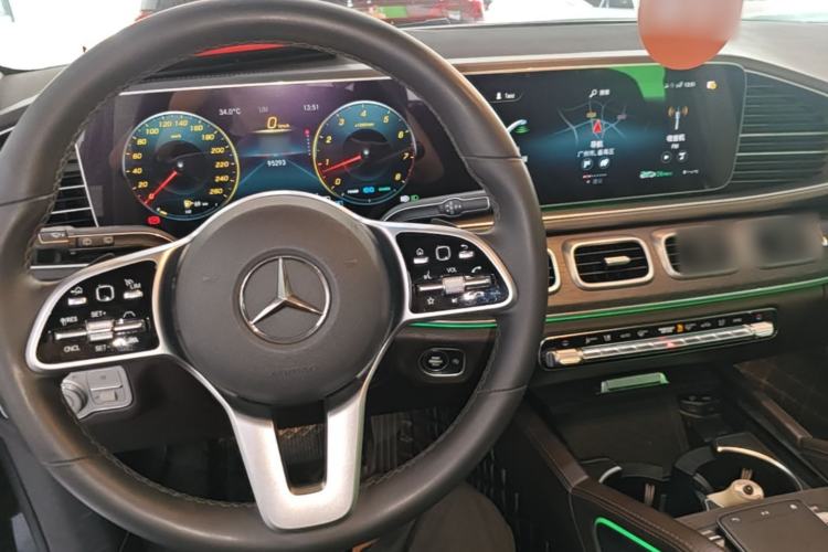 Used Mercedes-Benz GLE 2020 Restyled GLE 450 4MATIC Luxury Edition Center Console