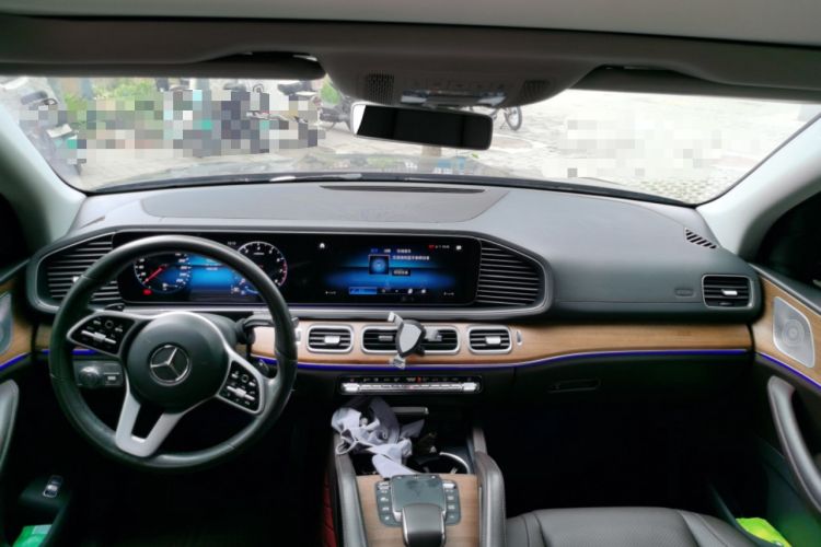Used Mercedes-Benz GLE 2020 Facelifted GLE 350 4MATIC Luxury Edition Center Console