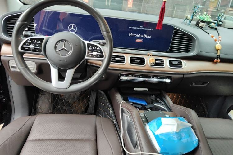 Used Mercedes-Benz GLE 2020 Facelifted GLE 350 4MATIC Luxury Edition Center Console