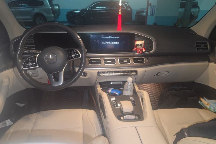 Used Mercedes-Benz GLE 2020 GLE 450 4MATIC Stylish Model Center Console