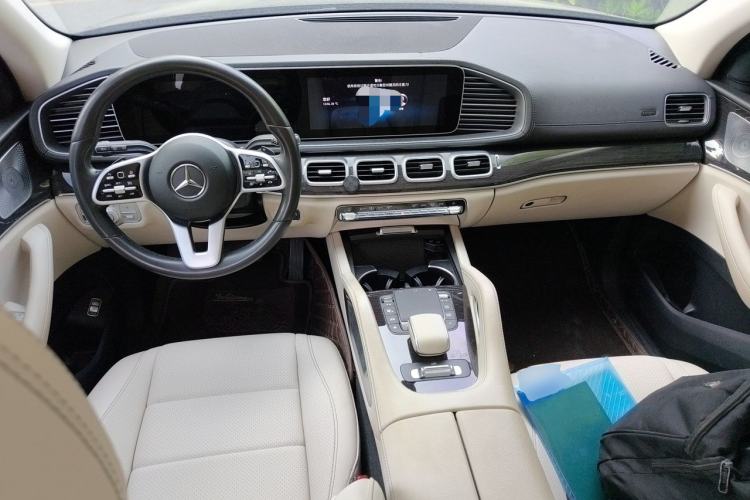 Used Mercedes-Benz GLE 2020 Second Facelift GLE 350 4MATIC Stylish Version Center Console