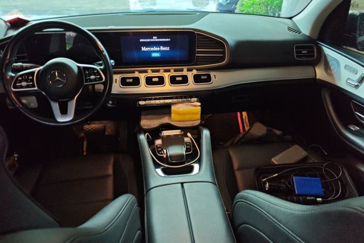 Used Mercedes-Benz GLE 2020 GLE 350 4MATIC Dynamic Edition Center Console