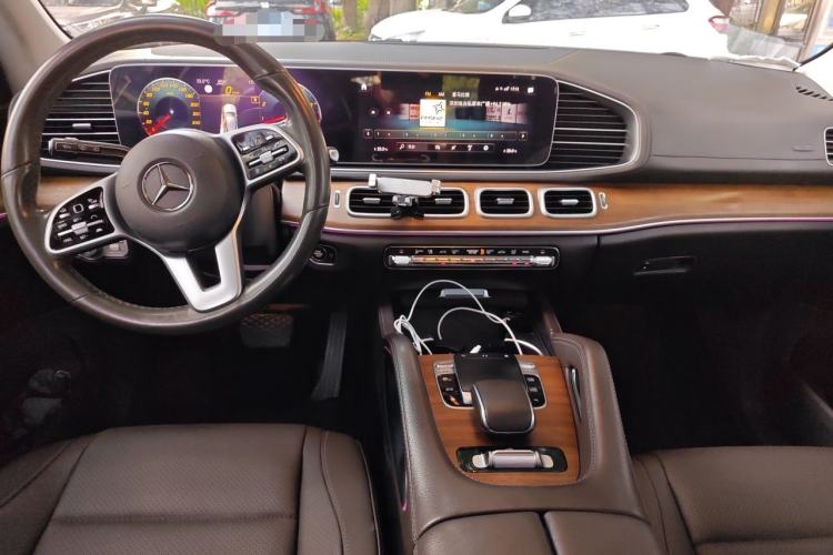 Used Mercedes-Benz GLE 2020 GLE 350 4MATIC Luxury Model Center Console