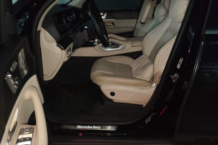 Used Mercedes-Benz GLE 2020 GLE 450 4MATIC Stylish Model Driver Seat