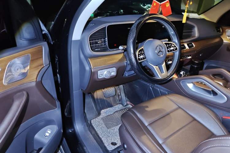 Used Mercedes-Benz GLE 2020 Facelifted GLE 350 4MATIC Luxury Edition Driver Seat