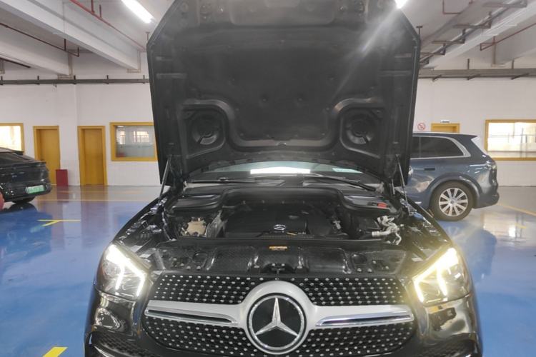 Used Mercedes-Benz GLE 2020 GLE 350 4MATIC Luxury Model Engine Bay