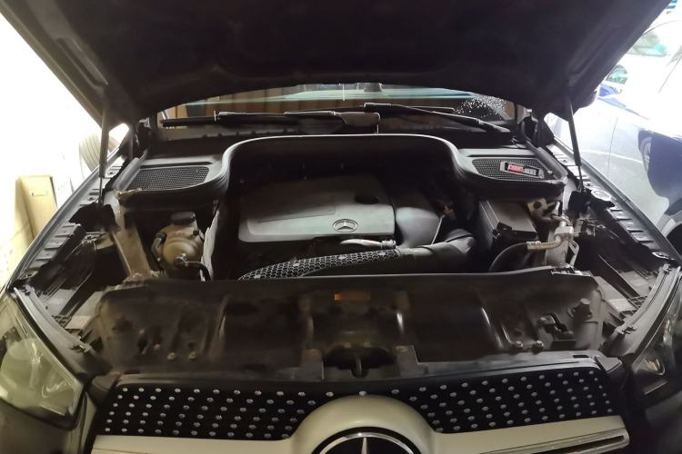 Used Mercedes-Benz GLE 2020 GLE 350 4MATIC Fashion Model Engine Bay