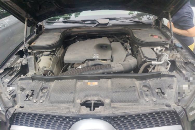 Used Mercedes-Benz GLE 2020 GLE 350 4MATIC Fashion Model Engine Bay