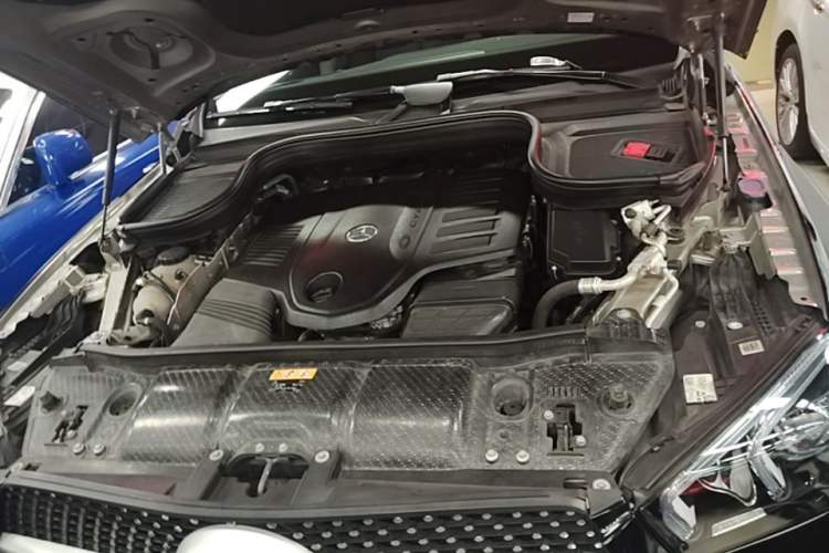 Used Mercedes-Benz GLE 2020 Restyled GLE 450 4MATIC Luxury Edition Engine Bay