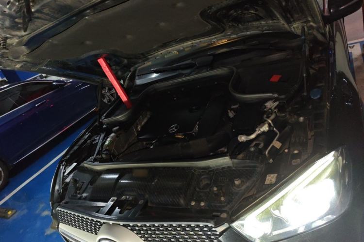 Used Mercedes-Benz GLE 2020 Restyled GLE 350 4MATIC Fashion Edition Engine Bay