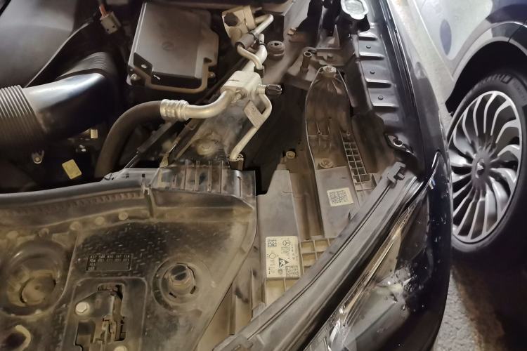 Used Mercedes-Benz GLE 2020 GLE 350 4MATIC Fashion Model Engine Bay Left