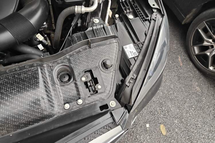 Used Mercedes-Benz GLE 2020 Restyled GLE 350 4MATIC Fashion Edition Engine Bay Left