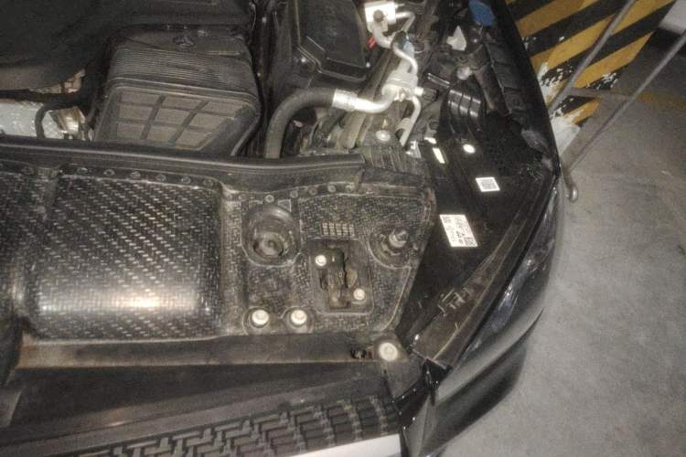 Used Mercedes-Benz GLE 2020 GLE 450 4MATIC Stylish Model Engine Bay Left