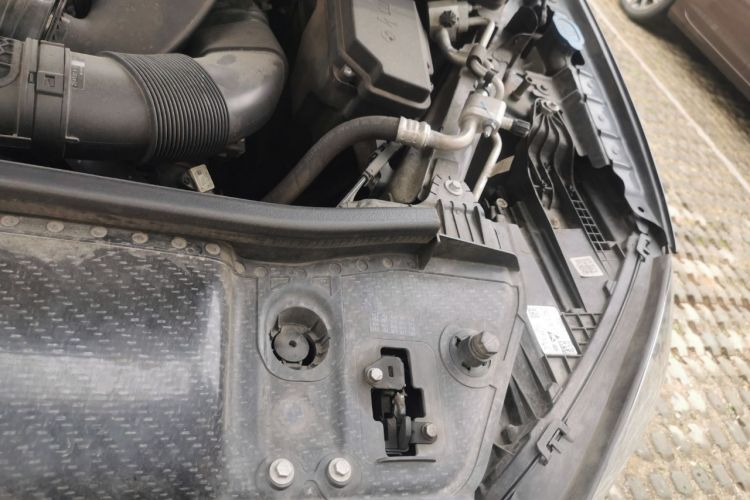 Used Mercedes-Benz GLE 2020 Restyled GLE 350 4MATIC Fashion Edition Engine Bay Left
