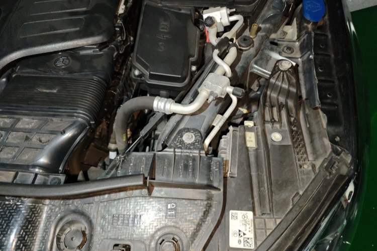 Used Mercedes-Benz GLE 2020 GLE 450 4MATIC Stylish Model Engine Bay Left