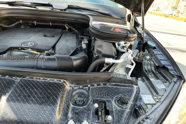 Used Mercedes-Benz GLE 2020 GLE 350 4MATIC Luxury Model Engine Bay Left