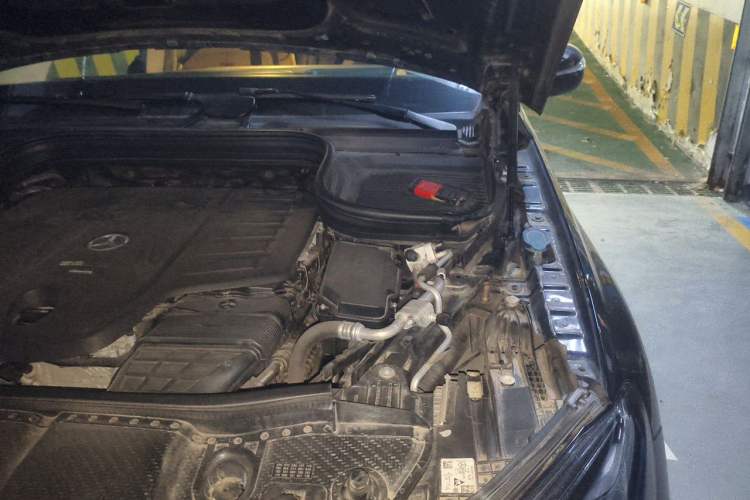 Used Mercedes-Benz GLE  Engine Bay Left