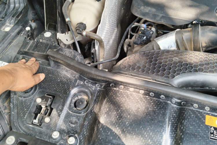 Used Mercedes-Benz GLE 2020 GLE 350 4MATIC Dynamic Edition Engine Bay Right