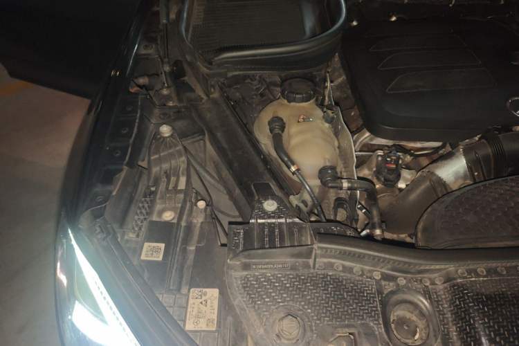 Used Mercedes-Benz GLE 2020 Restyled GLE 350 4MATIC Fashion Edition Engine Bay Right