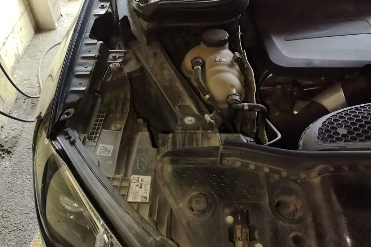 Used Mercedes-Benz GLE 2020 GLE 350 4MATIC Fashion Model Engine Bay Right