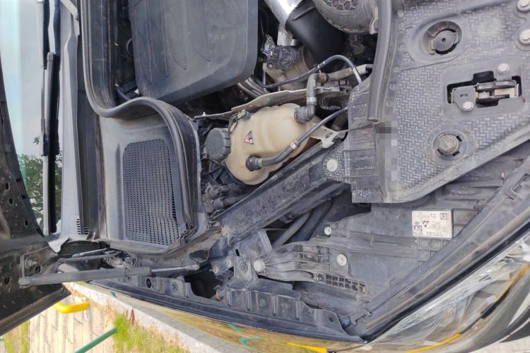 Used Mercedes-Benz GLE 2020 GLE 350 4MATIC Fashion Model Engine Bay Right