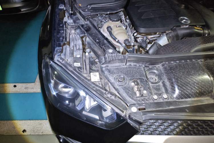 Used Mercedes-Benz GLE 2020 GLE 350 4MATIC Luxury Model Engine Bay Right
