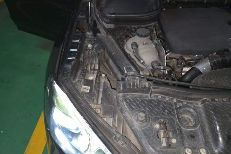 Used Mercedes-Benz GLE 2020 Restyled GLE 350 4MATIC Fashion Edition Engine Bay Right