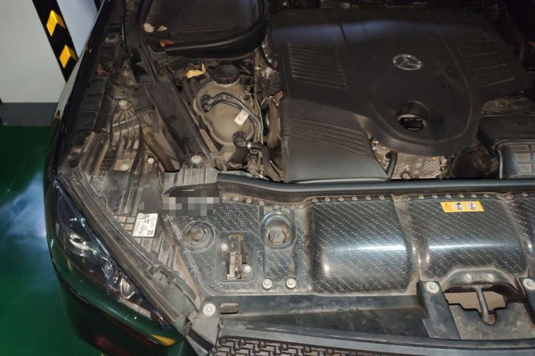 Used Mercedes-Benz GLE 2020 Restyled GLE 450 4MATIC Luxury Edition Engine Bay Right