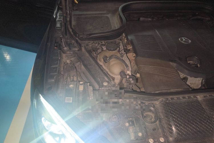 Used Mercedes-Benz GLE 2020 GLE 450 4MATIC Stylish Model Engine Bay Right