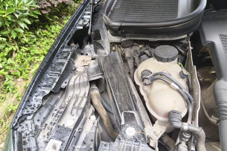 Used Mercedes-Benz GLE 2020 Restyled GLE 450 4MATIC Luxury Edition Engine Bay Right