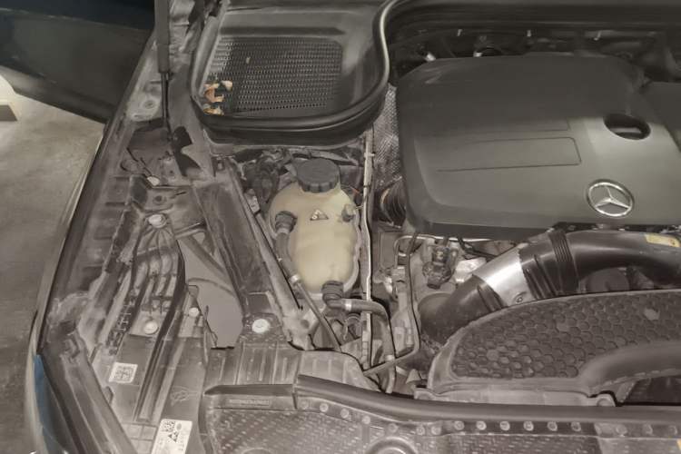 Used Mercedes-Benz GLE 2020 GLE 350 4MATIC Fashion Model Engine Bay Right