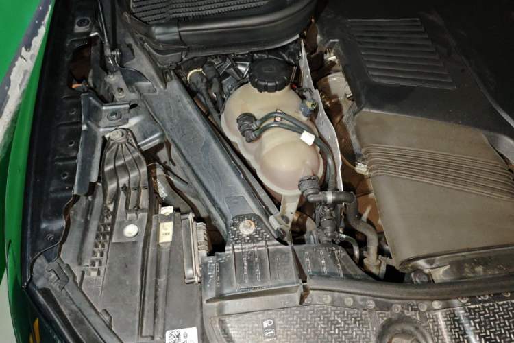 Used Mercedes-Benz GLE 2020 GLE 450 4MATIC Stylish Model Engine Bay Right