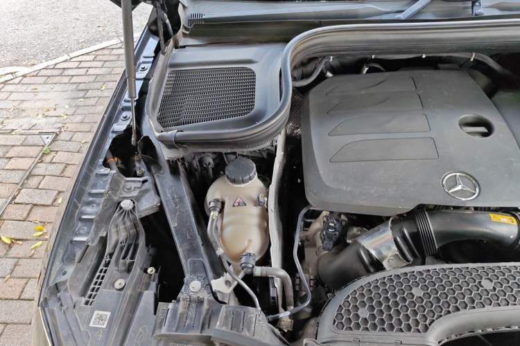 Used Mercedes-Benz GLE 2020 GLE 350 4MATIC Luxury Model Engine Bay Right